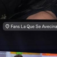 亚马尔女友晒照，相拥一起看西班牙情景喜剧